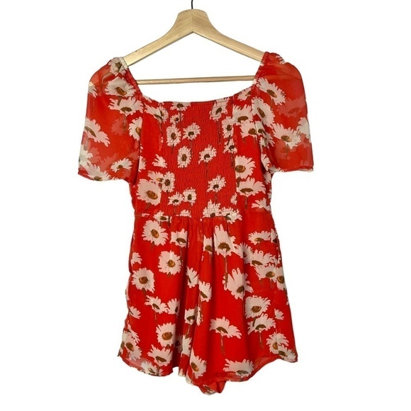 Urban Outfitters UO Lula Red Floral Short Sleeve Romper XS - Picture 4 of 7